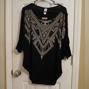 Liberty Wear Women’s Black Top Size Large